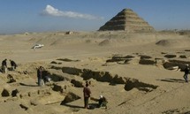 Archéologie: découverte de deux nouvelles tombes à Saqqara, au sud du Caire Archéologie: découverte de deux nouvelles tombes à Saqqara, au sud du Caire
