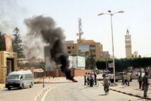 Tunisie: balles en caoutchouc pour disperser des manifestants à Sidi Bouzid Tunisie: balles en caoutchouc pour disperser des manifestants à Sidi Bouzid