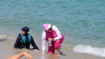 France: Le Conseil d'Etat suspend l'interdiction du burkini France: Le Conseil d'Etat suspend l'interdiction du burkini