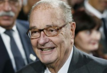 Chirac toujours hospitalisé, sa famille "demande instamment qu'on respecte sa tranquillité" Chirac toujours hospitalisé, sa famille "demande instamment qu'on respecte sa tranquillité"