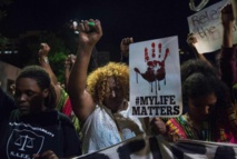 Etats-Unis: la tension persiste à Charlotte où Clinton repousse sa visite Etats-Unis: la tension persiste à Charlotte où Clinton repousse sa visite