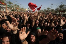 A Kerbala, tout de noir vêtus, les chiites célèbrent l'Achoura