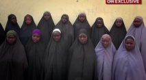 Nigeria: 21 lycéennes de Chibok libérées par Boko Haram Nigeria: 21 lycéennes de Chibok libérées par Boko Haram