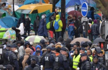 France: Evacuation des migrants fraîchement installés à Paris France: Evacuation des migrants fraîchement installés à Paris