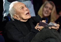 Kirk Douglas, légende de l'âge d'or hollywoodien, fête ses 100 ans Kirk Douglas, légende de l'âge d'or hollywoodien, fête ses 100 ans