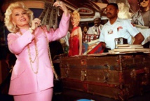 La légende hollywoodienne Zsa Zsa Gabor meurt à 99 ans La légende hollywoodienne Zsa Zsa Gabor meurt à 99 ans