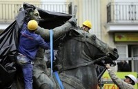 Espagne: la dernière statue équestre de Franco retirée