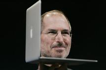 Steve Jobs laisse les rênes d'Apple pour raisons médicales