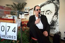 Un Français bat le record du monde du discours le plus long: 124 heures Un Français bat le record du monde du discours le plus long: 124 heures