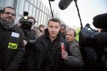 Besancenot entendu au commissariat après une plainte de La Poste Besancenot entendu au commissariat après une plainte de La Poste
