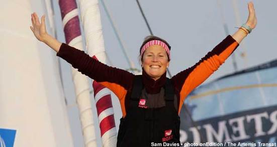 Vendée Globe : l'Anglaise Samantha Davies, 3e à franchir la ligne d'arrivée