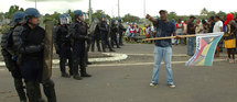 La Guadeloupe s'embrase, 6 policiers blessés par balles La Guadeloupe s'embrase, 6 policiers blessés par balles
