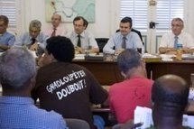 Le gouvernement prêt à revaloriser les plus bas salaires en Guadeloupe Le gouvernement prêt à revaloriser les plus bas salaires en Guadeloupe