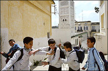 Des aides à l'éducation pour aider les familles marocaines défavorisées Des aides à l'éducation pour aider les familles marocaines défavorisées