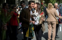 La journée du livre et la rose, tradition catalane qui aspire à l'universalité La journée du livre et la rose, tradition catalane qui aspire à l'universalité