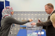 Les Algériens élisent leurs députés, la participation principal enjeu Les Algériens élisent leurs députés, la participation principal enjeu