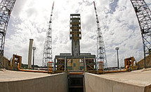 Espace : La tour de service pour le tir des Soyouz depuis Kourou prête pour les essais