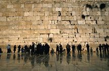 Jérusalem : des dizaines de milliers de fidèles juifs au mur des Lamentations Jérusalem : des dizaines de milliers de fidèles juifs au mur des Lamentations