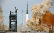Espace : Tir réussi de la fusée porteuse Proton-M avec le satellite ProtoStar-2