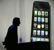 Le nouvel iPhone d'Apple arrive dans les magasins ce vendredi