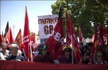 Plusieurs milliers de personnes manifestent à L'Aquila contre le G8 Plusieurs milliers de personnes manifestent à L'Aquila contre le G8