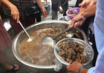 En Chine, les mangeurs de chien défendent leur fête En Chine, les mangeurs de chien défendent leur fête