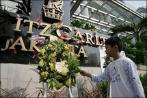 Un groupe islamiste radical mis en cause après les attentats de Jakarta Un groupe islamiste radical mis en cause après les attentats de Jakarta