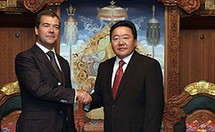 Dmitri Medvedev et Tsakhiagiin Elbegdorj