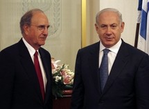Benjamin Netanyahu et George Mitchell Benjamin Netanyahu et George Mitchell