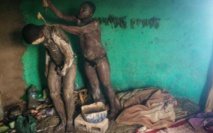 La circoncision traditionnelle, un dangereux rite de passage vers l'âge adulte La circoncision traditionnelle, un dangereux rite de passage vers l'âge adulte