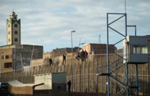 Espagne: un homme attaque au couteau un policier à Melilla en criant "Allah Akbar" Espagne: un homme attaque au couteau un policier à Melilla en criant "Allah Akbar"