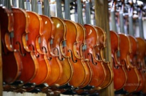 Japon: une femme arrêtée pour avoir détruit 54 violons de son ex-mari Japon: une femme arrêtée pour avoir détruit 54 violons de son ex-mari