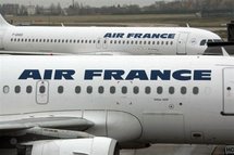 Sécurité aérienne: la direction d'Air France rappelle à l'ordre ses pilotes