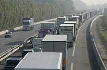 Transport routier: 40.000 emplois supprimés cette année, selon la FNTR