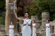 La flamme olympique de Pyeongchang 2018 allumée à Olympie La flamme olympique de Pyeongchang 2018 allumée à Olympie