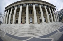 Les Bourses portées par les banques mais freinées par l'euro Les Bourses portées par les banques mais freinées par l'euro
