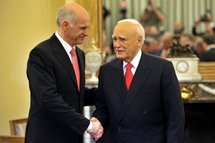 George Papandréou et Carolos Papoulias George Papandréou et Carolos Papoulias