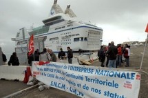 Grève à la SNCM et la CMN : réunion direction-syndicats à Marseille