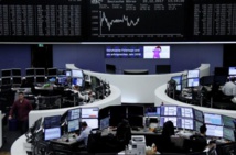 La crise catalane pèse sur les Bourses et l'euro avant Noël La crise catalane pèse sur les Bourses et l'euro avant Noël