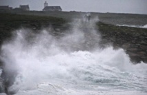 Tempête en France, 200.000 foyers privés d'électricité Tempête en France, 200.000 foyers privés d'électricité