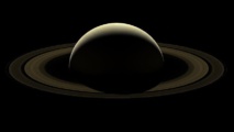 Astronomie : Nouvelles découvertes sur la lune de Saturne Astronomie : Nouvelles découvertes sur la lune de Saturne