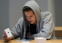 Apple réduira de moitié l'objectif de production d'iPhone X, selon le quotidien Nikkei Apple réduira de moitié l'objectif de production d'iPhone X, selon le quotidien Nikkei