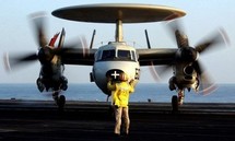 Un avion radar américain s'abîme en mer d'Oman, un militaire disparu