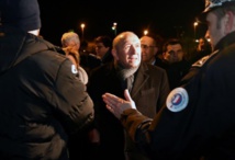 Collomb dénonce un degré de violence inédit à Calais