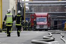 Incendie dans une usine près de Paris: 1 mort et 12 blessés