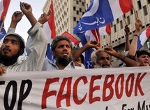 Dessins de Mahomet: le Pakistan "condamne" et bloque Facebook et YouTube