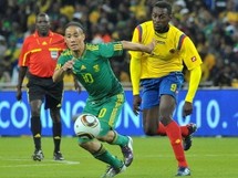Steven Pienaar et le Colombien Jackson Martinez Steven Pienaar et le Colombien Jackson Martinez