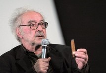 Jean-Luc Godard, devant le public à Paris pour présenter "Film Socialisme"