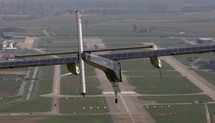 Le vol historique de l'avion Solar Impulse reporté pour problèmes techniques