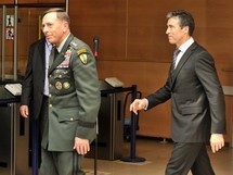 David Petraeus et Anders Fogh Rasmussen